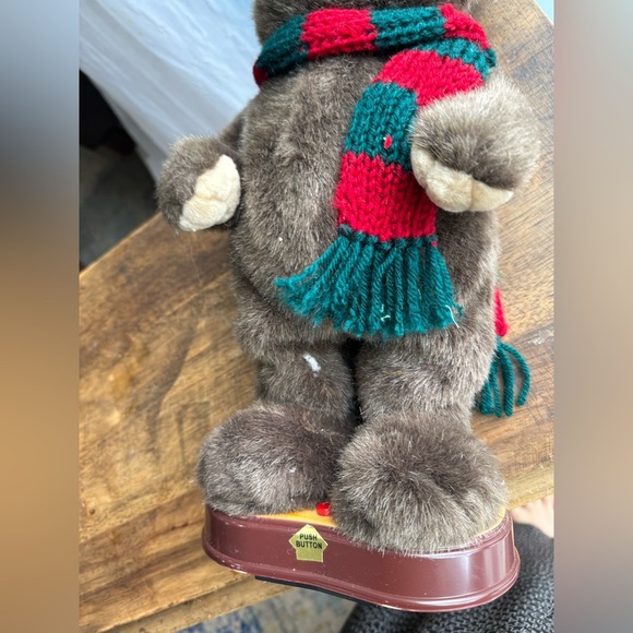 Vtg North Pole Productions Gemmy Animated Holiday Christmas Bear Dances Musical - Picture 7 of 11